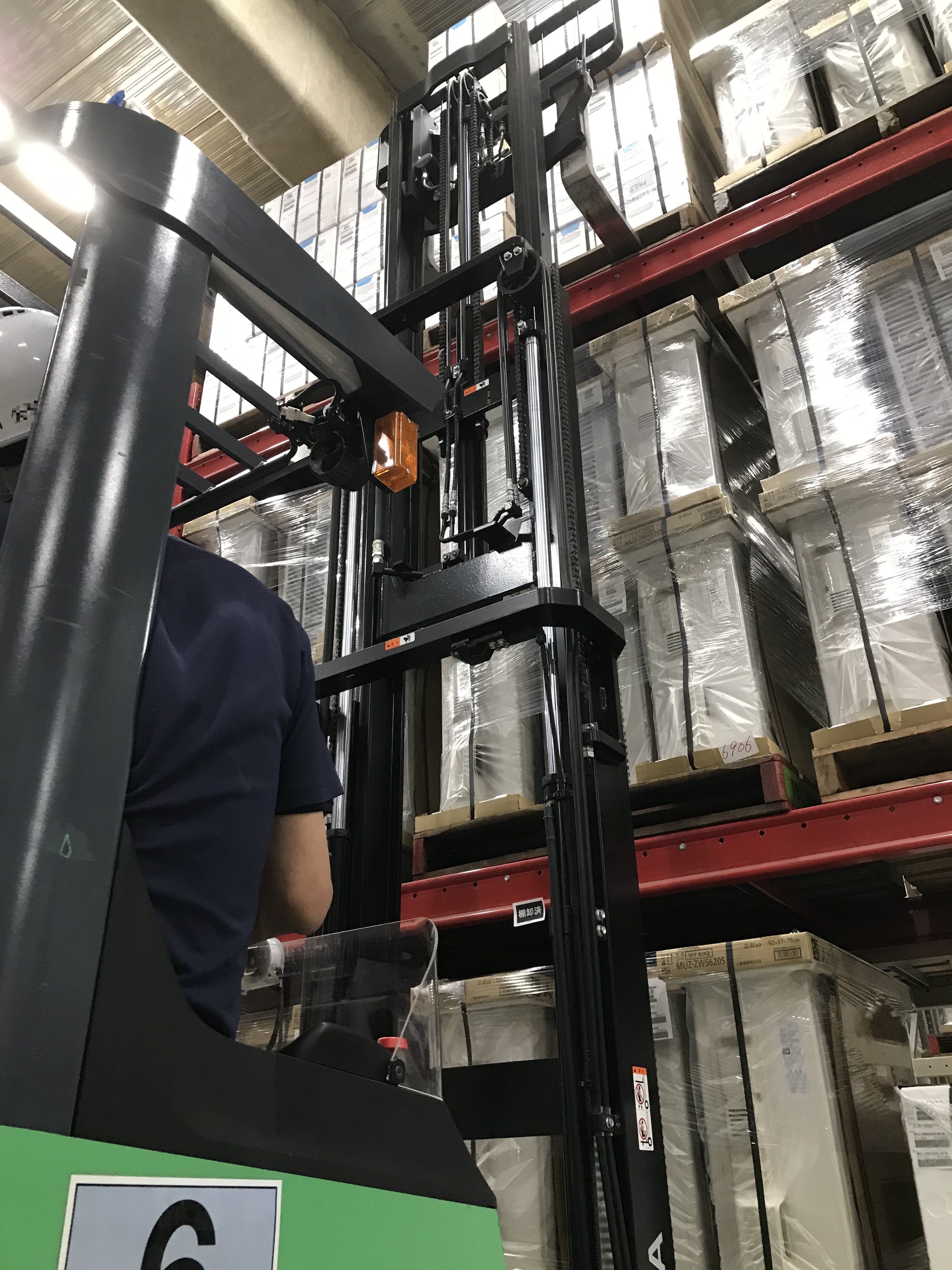 フォークリフトオペレーター