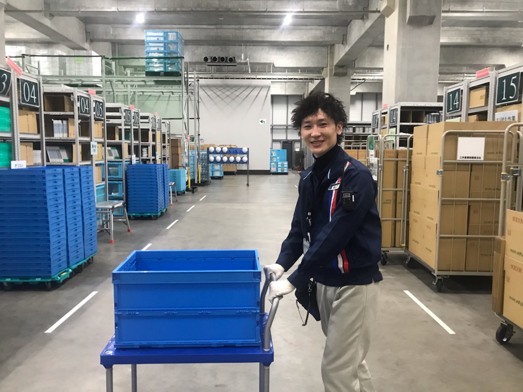 倉庫内仕分けスタッフ